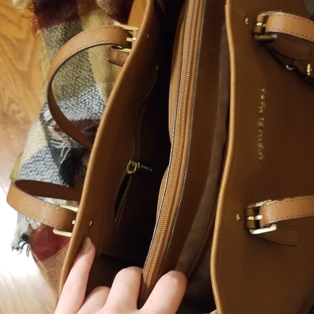Michael Kors Jet Set Tote:Acorn - Picture 5 of 8